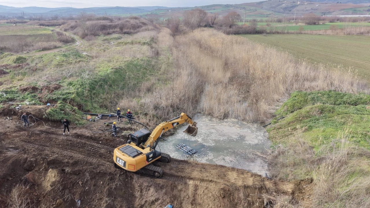 Tekirdağ’da denize akan su tarlalara can oldu... Kuraklığa 'bent' çekildi!