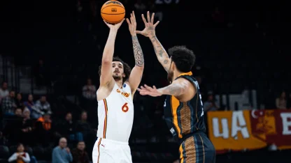 TOFAŞ, milli basketbolcu Sadık Emir Kabaca'yı kadrosuna kattı