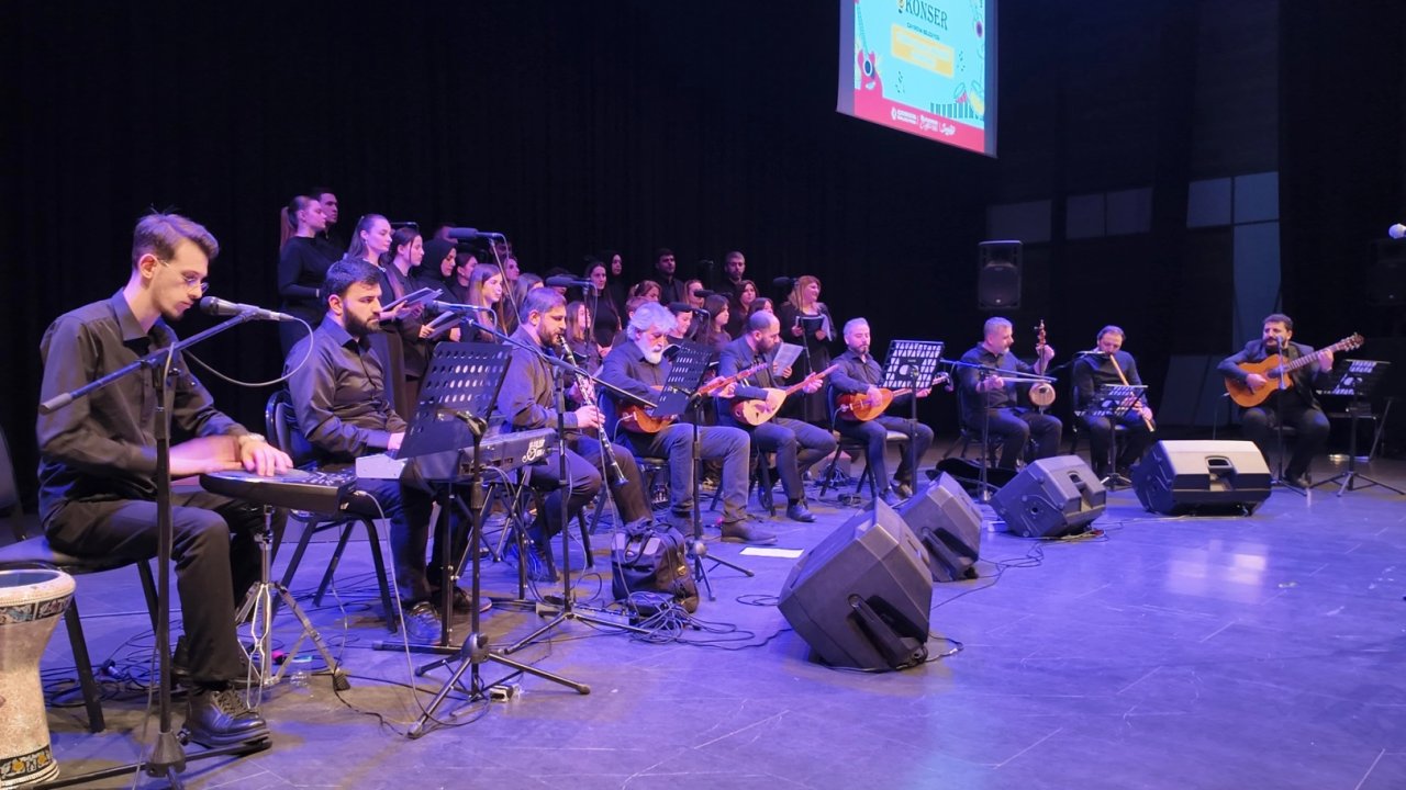Türk Halk Müziği korosu çok beğenildi