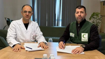 Yeşilay ile Ağrı Eczacılar Odası arasında iş birliği protokolü