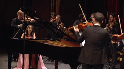 12 yaşındaki piyanist iki konserle sahnede