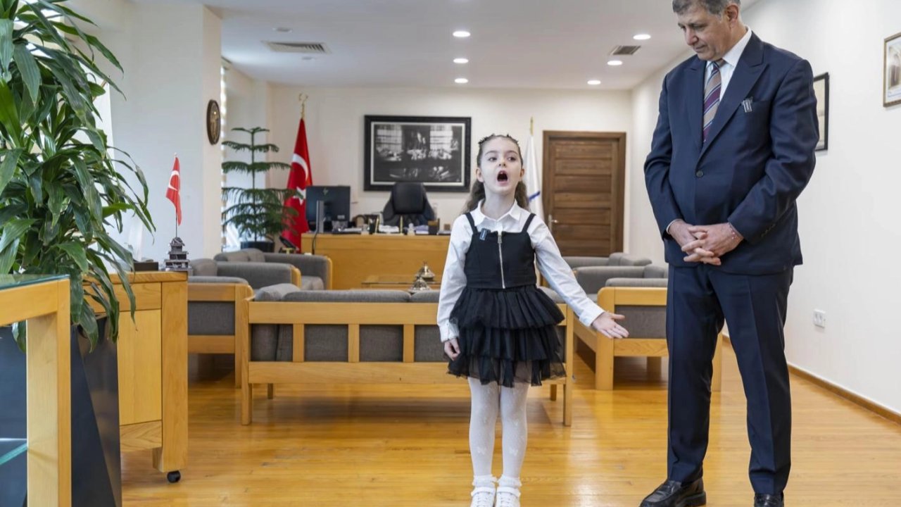 4 yaşından beri İstiklal Marşı’nı ezbere okuyor