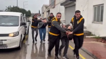 Adana’da hayvana şiddet görüntülerine 2 gözaltı!