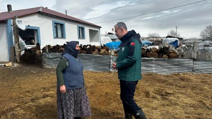 Ağrı Valisi'nden çat kapı! Vali Bozkurt, gününü köylerde geçirdi