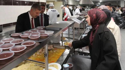 Ağrı'da Rektör Gülçin öğrencilerle buluştu