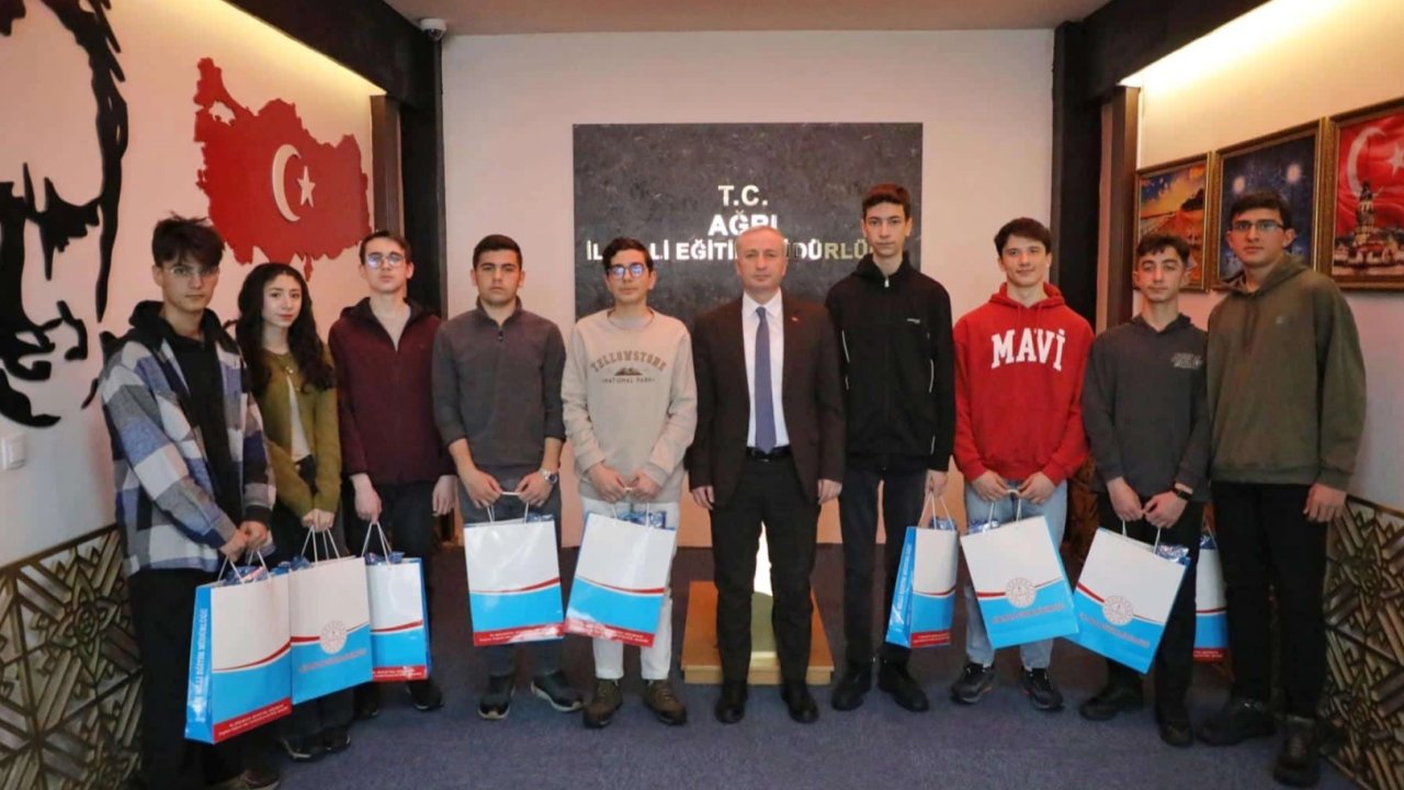 Ağrılı öğrencişler Batman'da TÜBİTAK'ta ödüllendirildi