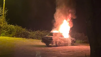 Akçakoca’da park halindeki araç alev alev yandı