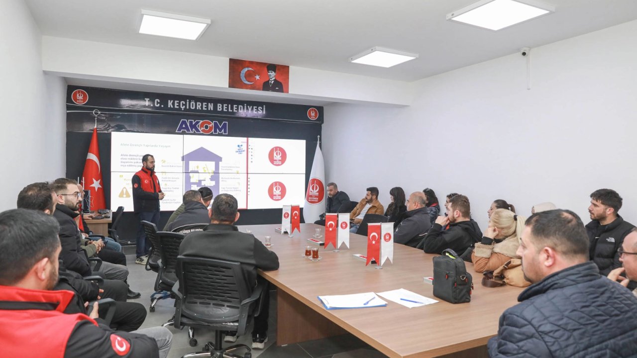 Ankara Keçiören Belediyesi’nden personele yangın söndürme eğitimi