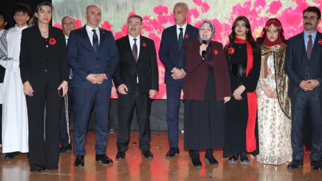 Ankara'da lise öğrencileri Çanakkale ruhunu sahneye taşıdı