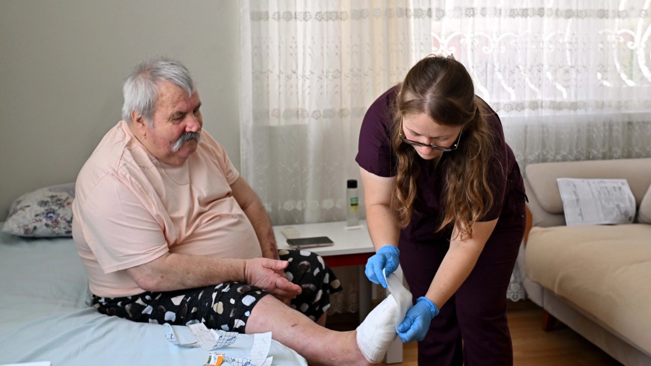 Antalya Muratpaşa’da herkese uzanan bir el var