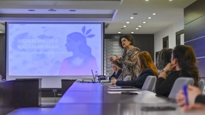 Antalya Muratpaşa'da kadın personellere hak eğitimi