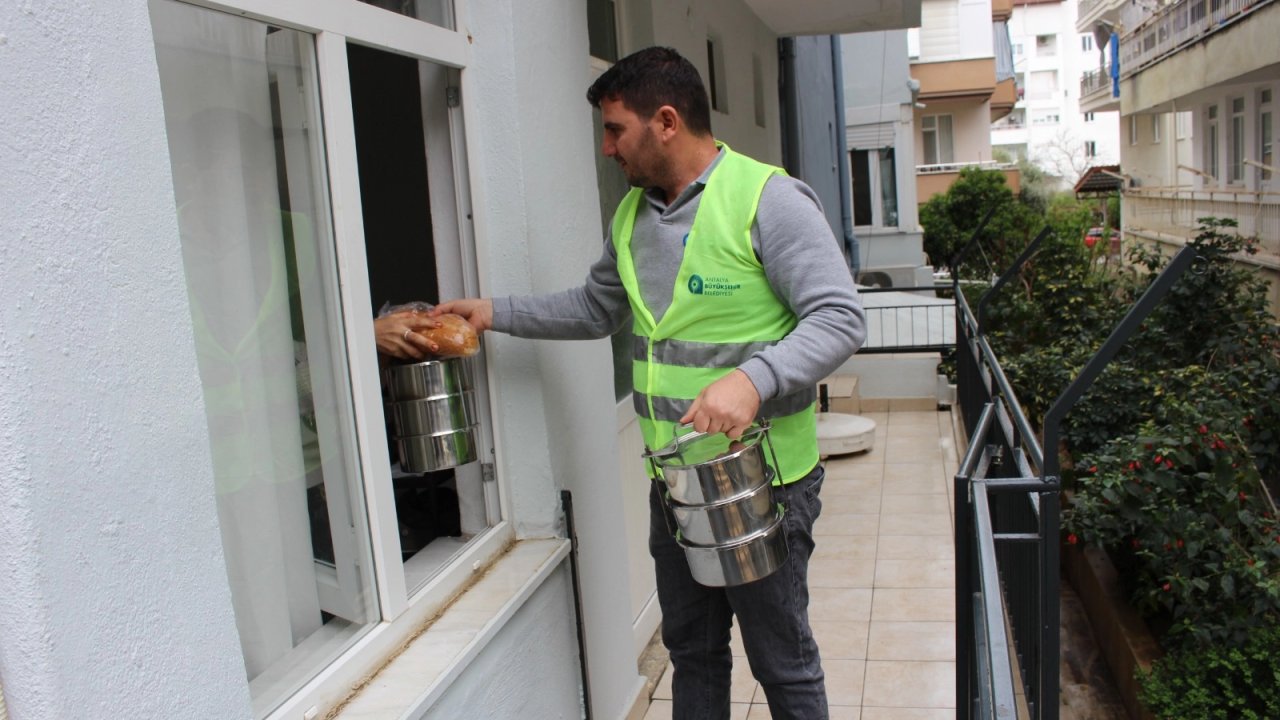 Antalya’da aşevi desteği büyüyor... 2025’te 259 bin porsiyon yemek dağıtıldı