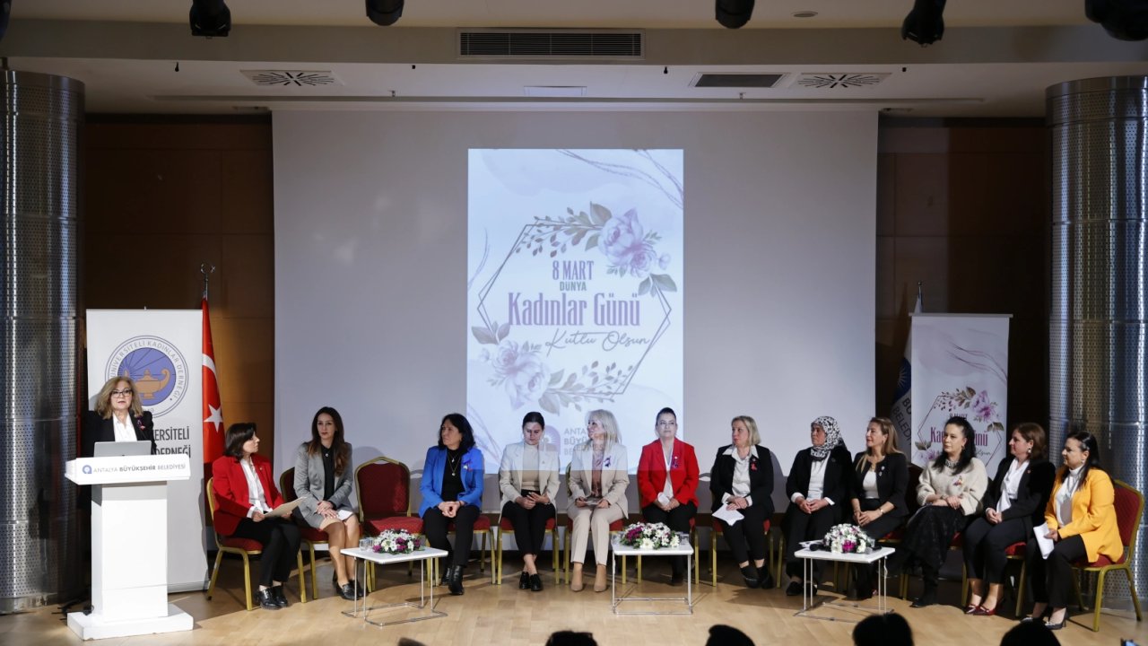 Antalya’da kadın muhtarlar buluştu