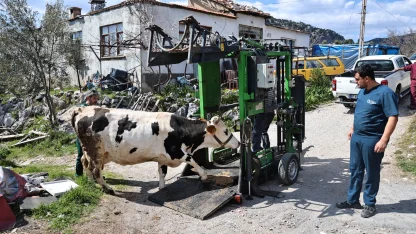 Antalya'da üreticiler yerinde verilen ücretsiz hizmetten memnun