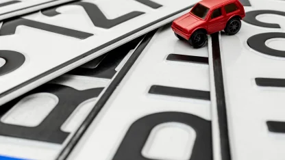 APP plaka gündemde! Ceza yememek için nasıl değiştirilir?