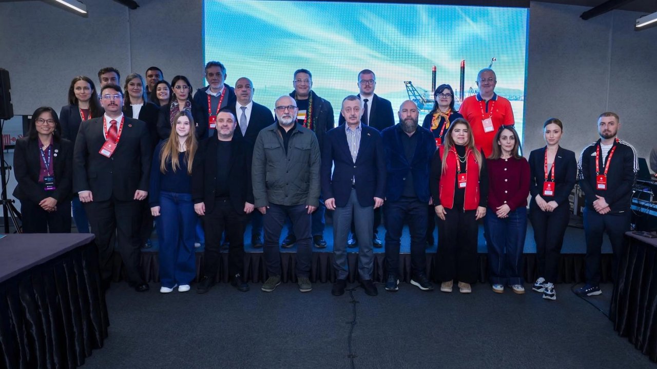 Başkan Büyükakın uluslararası gazetecilerle bir araya geldi