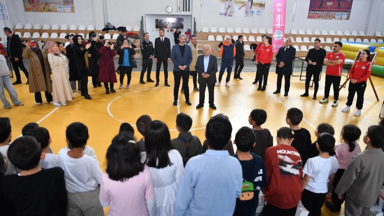 Başkan Memduh Büyükkılıç yürekleri ısıttı