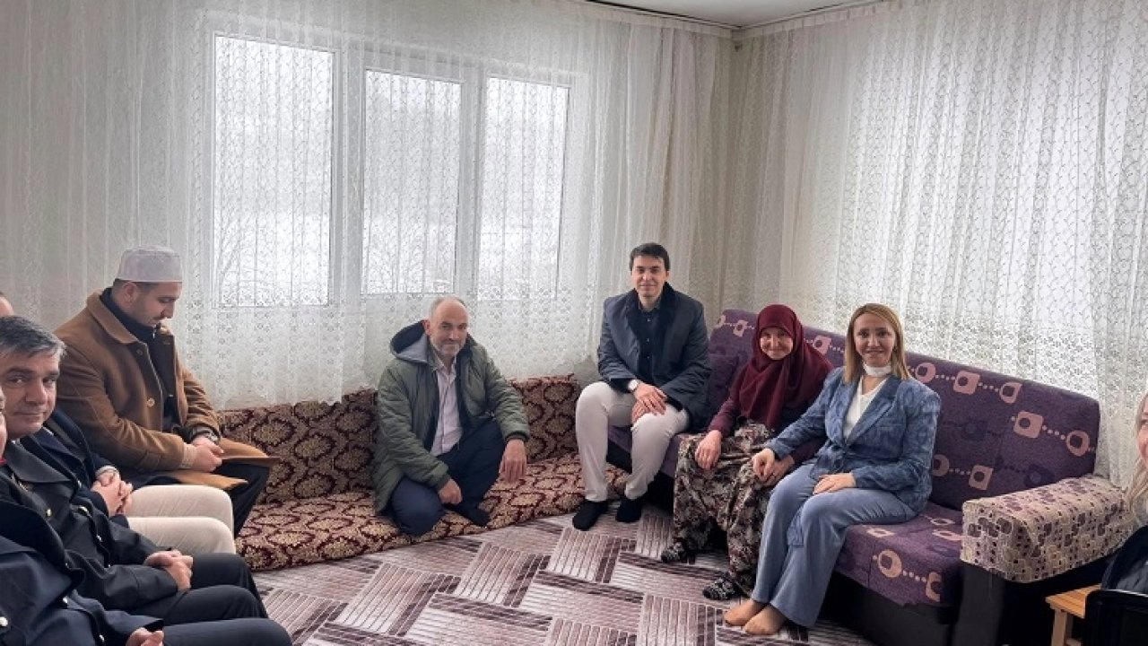 Bilecik Pazaryeri'nde Refiye Anne'ye bayram ziyareti