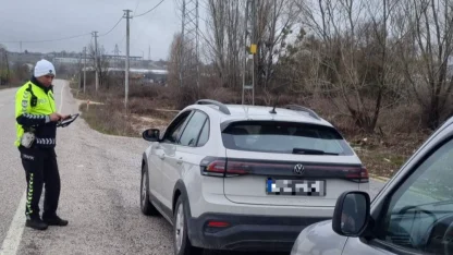 Bilecik Pazaryeri’nde trafik denetimleri aralıksız sürüyor