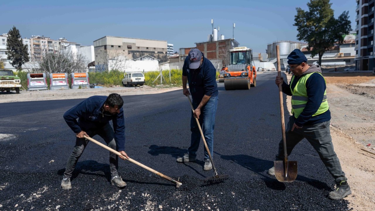 Bornova’da yol çalışmaları hız kesmiyor