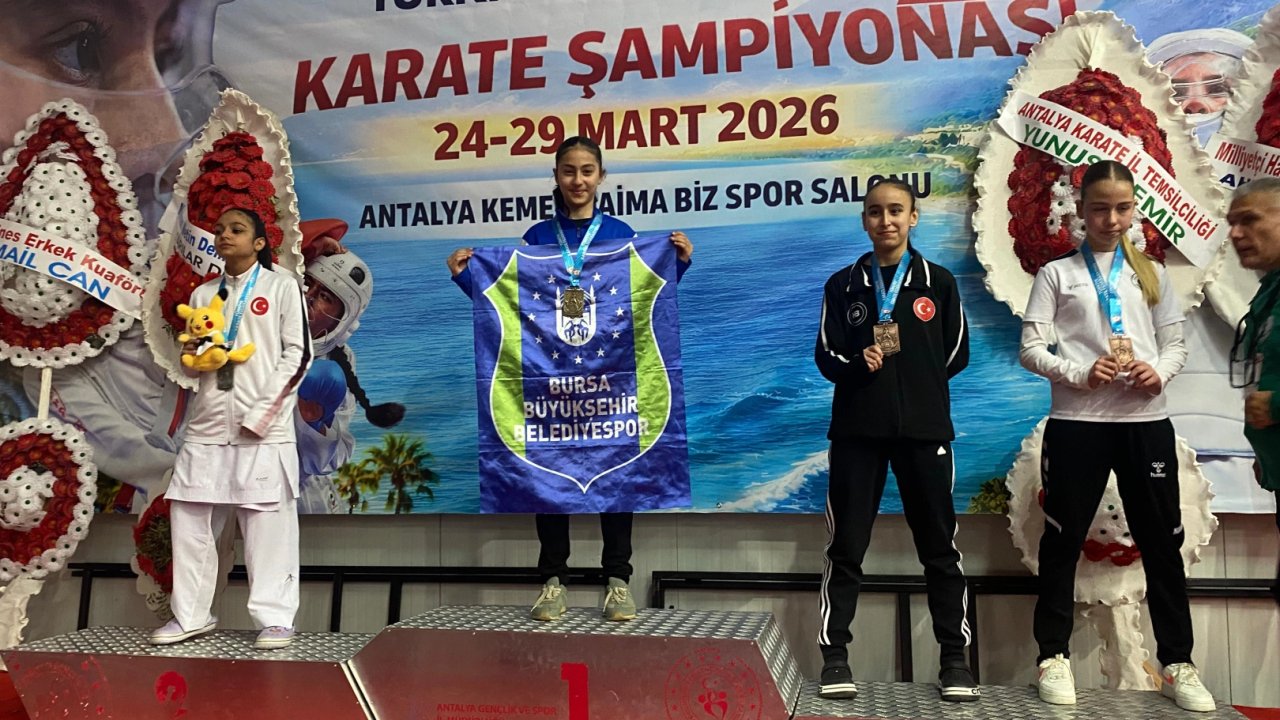 Bursa Büyükşehir Belediyesporlu karateciler Türkiye Şampiyonası’nda parladı