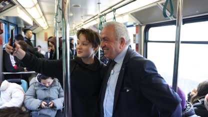 Bursa Nilüfer'de Başkan Özdemir’den mesai öncesi metro sürprizi