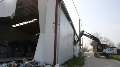 Bursa Nilüfer'de tarım alanındaki kaçak yapı yıkıldı