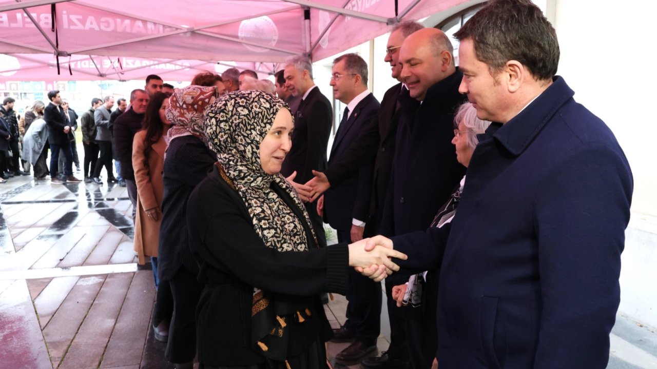 Bursa Osmangazi'de Başkan Aydın personeliyle tek tek bayramlaştı