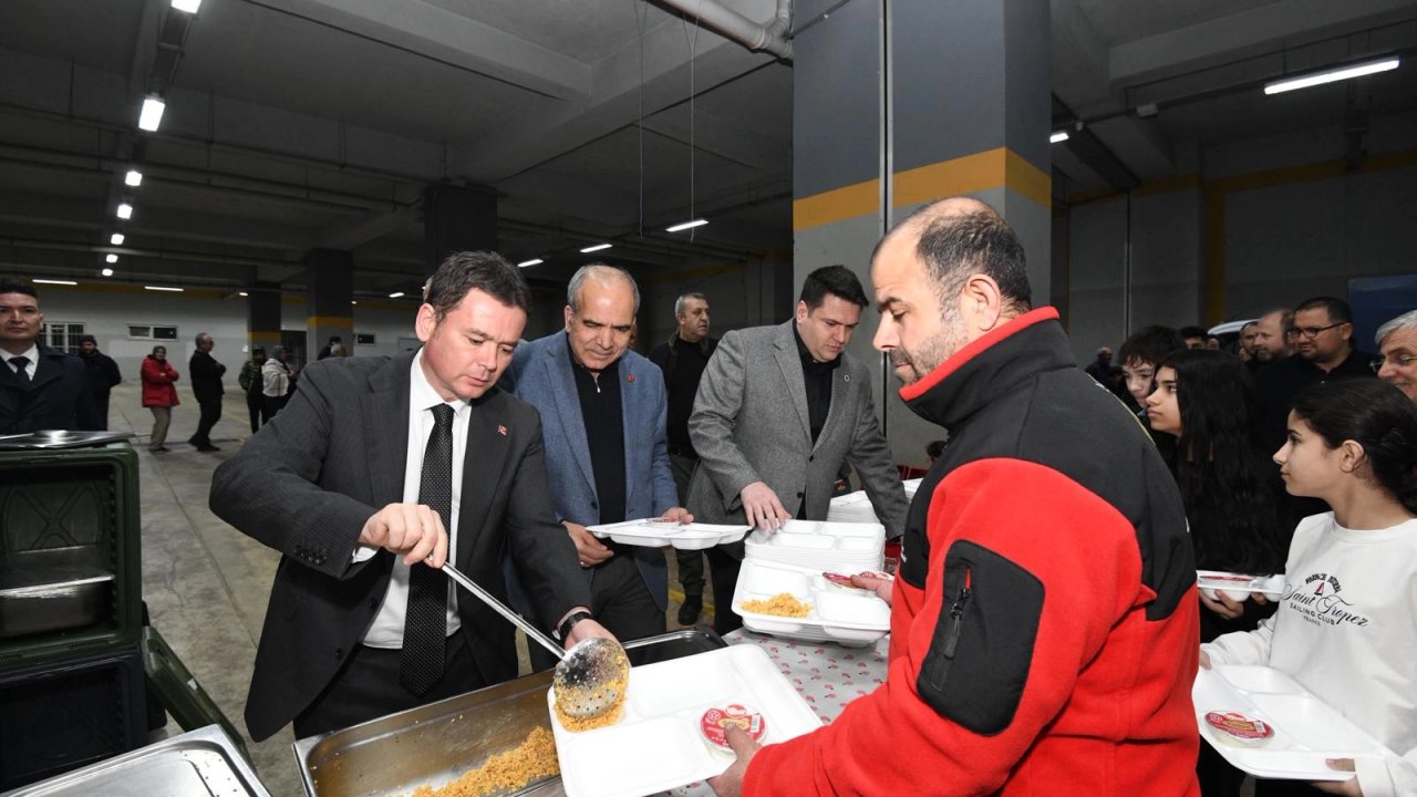 Bursa Osmangazi'de Başkan Aydın Yunuseli’nde vatandaşlarla iftarda buluştu