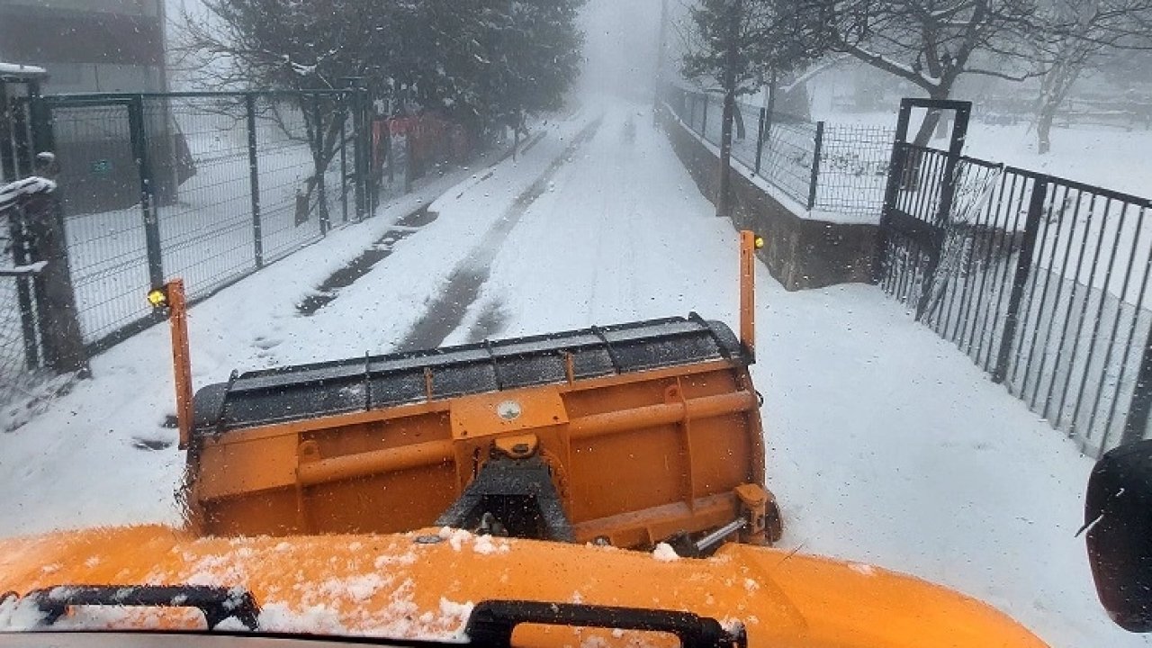 Bursa Osmangazi'de bayramda karla mücadele