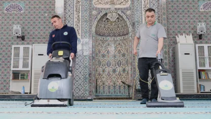 Bursa Osmangazi’de camilerde bayram temizliği