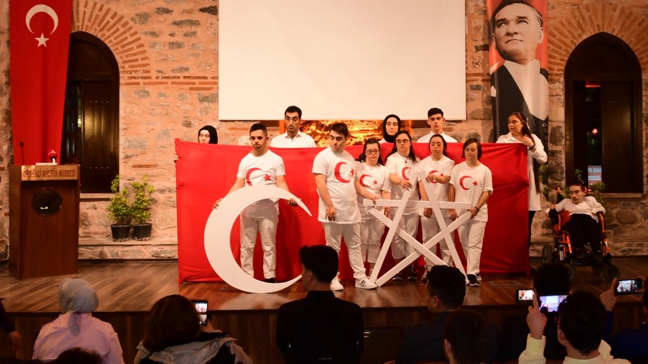 Bursa Osmangazi’de engelli çocuklardan gururlandıran gösteri