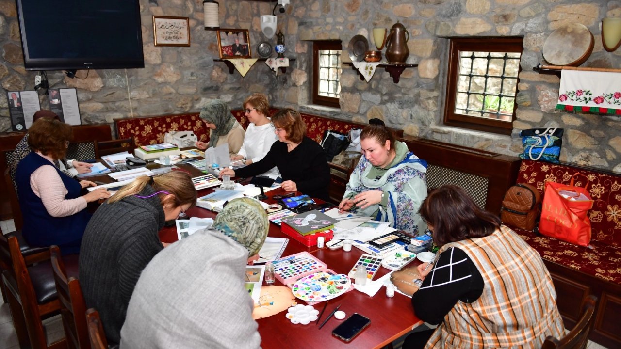 Bursa Osmangazi’de minyatür sanatı kadınlarla hayat buluyor