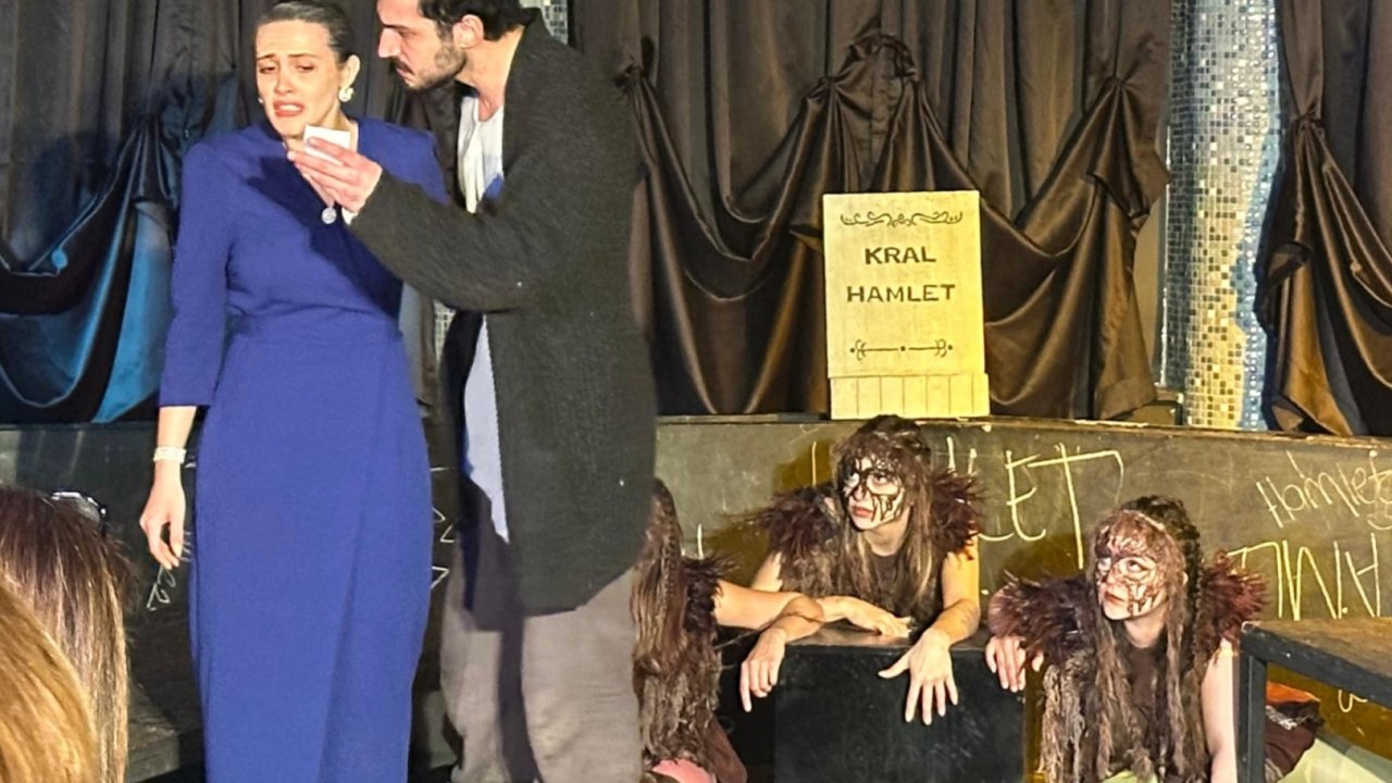 Bursa Uludağ Üniversitesi GSF öğrencilerinden özel güne özel program