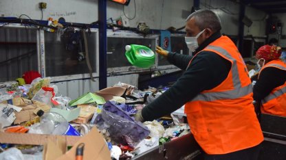 Bursa Yıldırım'da geri dönüşüm her ay 5 bin ağacı kurtarıyor