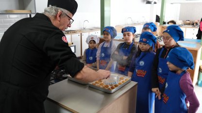 Bursa Yıldırım'da Ramazan tatlıları minik şeflerden