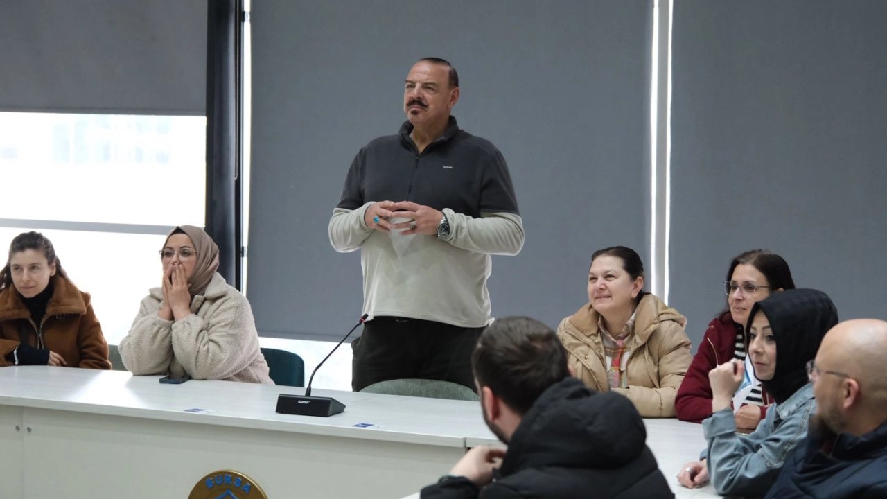 Bursa Yıldırım'da 'temel fotoğrafçılık' eğitimi başladı