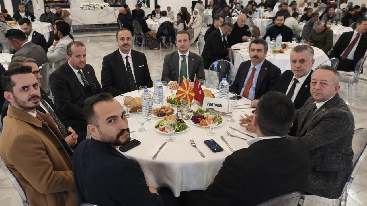 Bursa'da Başkan Yılmaz Evlad-ı Fatihan ile kardeşlik sofrasında