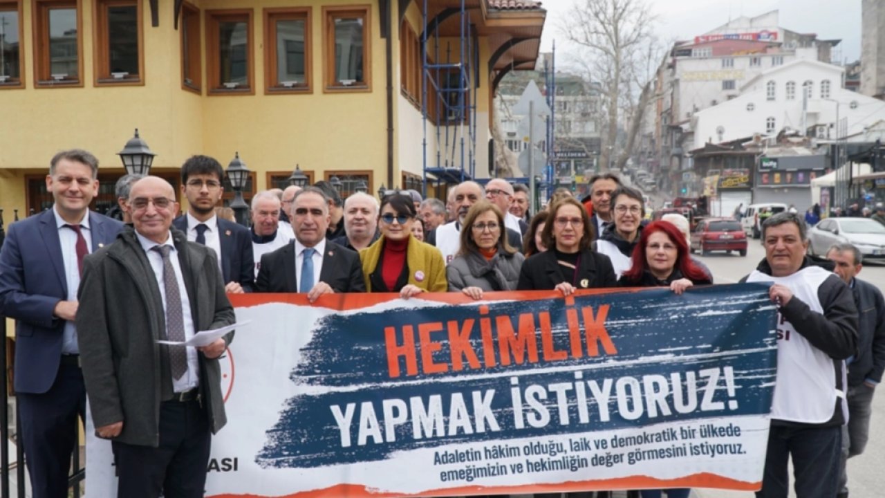 Bursa’da hekimlerden 'sağlık hakkı' yürüyüşü