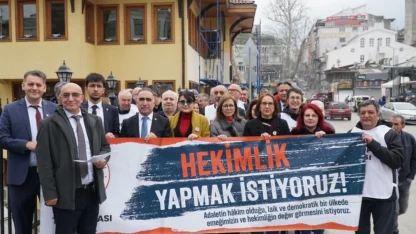 Bursa’da hekimlerden 'sağlık hakkı' yürüyüşü