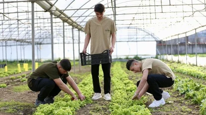 Bursa'da liselilerden “Tarladan Tabağa” iftar sofrası