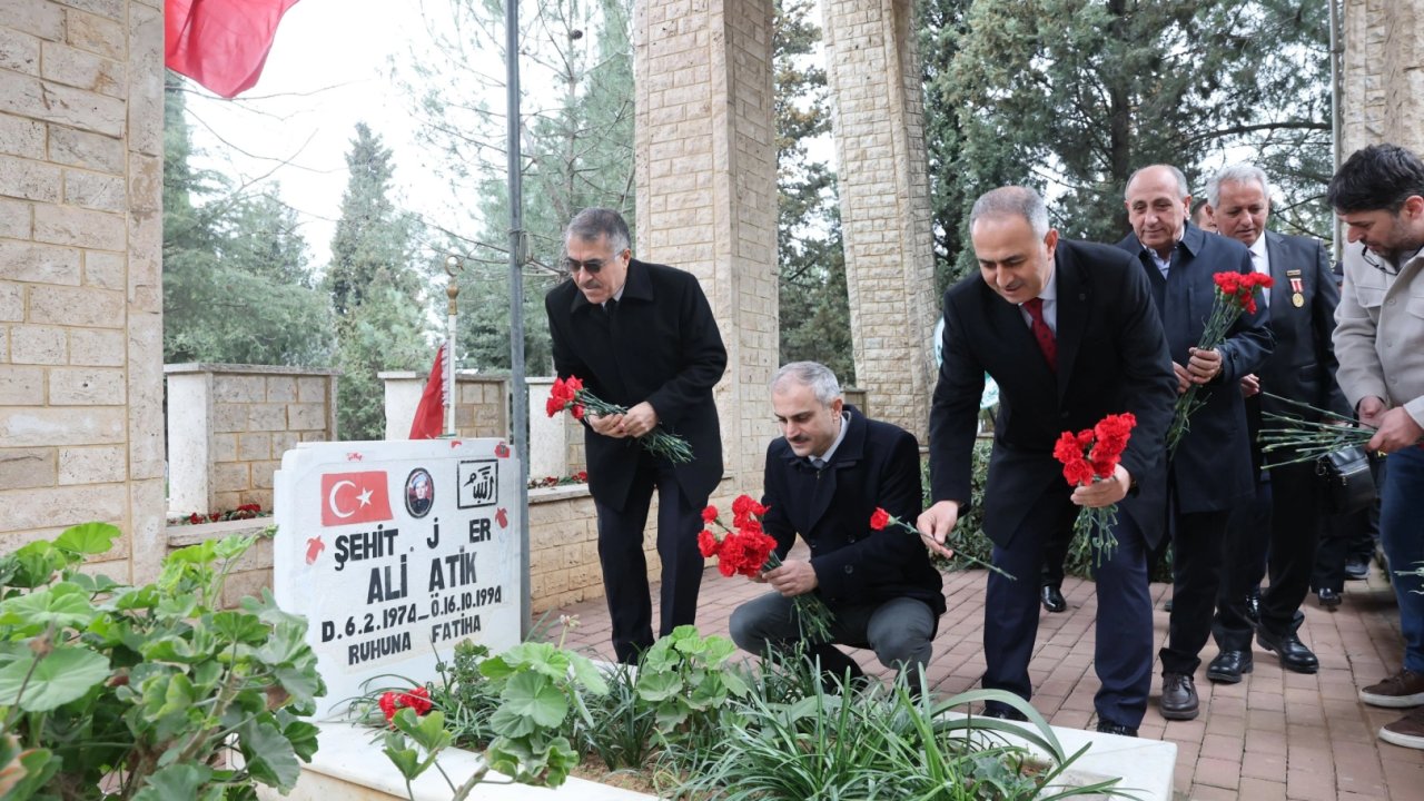 Çayırova’da Çanakkale Şehitleri dualarla anıldı
