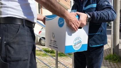 Çayırova'da gıda kolileri ihtiyaç sahiplerine ulaştırılıyor