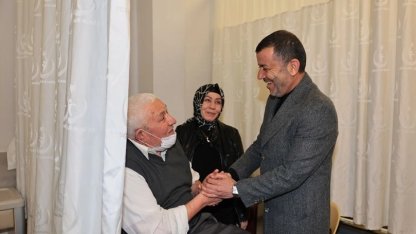 Denizli’de bayram mesaisindeki personele ve hastalara ziyaret