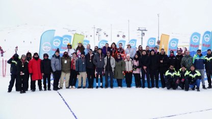 Erciyes'te kar voleybolu coşkusu