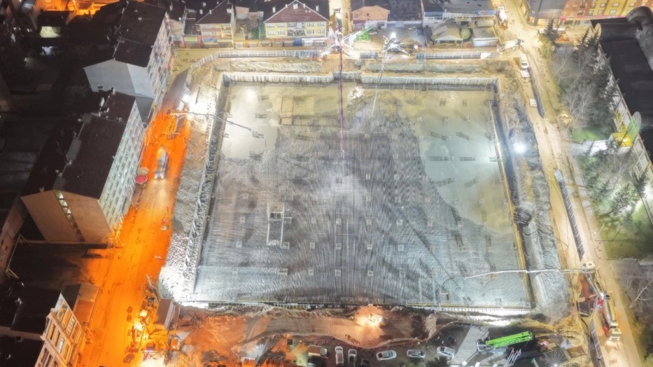 Eskişehir’de 5 bin metreküplük dev beton dökümü