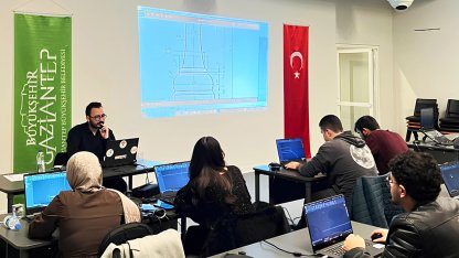 Gaziantep'te gençler iftardan sahura teknolojiyle buluşuyor