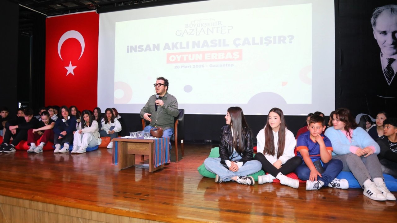 Gaziantep’te “İnsan Aklının Sırları” söyleşisi yoğun ilgi gördü