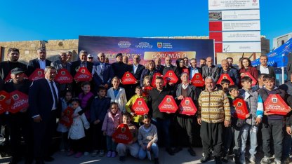 Gaziantep’te “Reflektör Tak, Görünür Ol” projesinde ilk dağıtım gerçekleştirildi