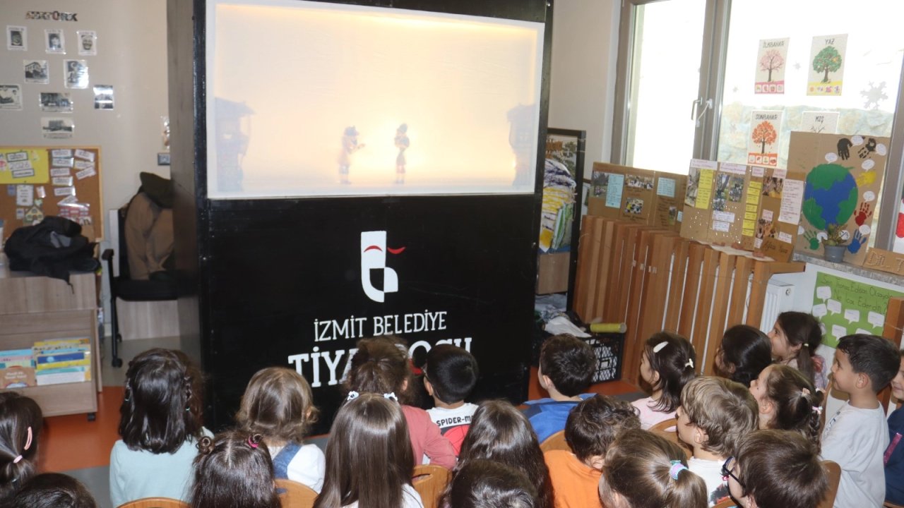 Gülümse Çocuk'tan miniklere Karagöz–Hacivat sürprizi